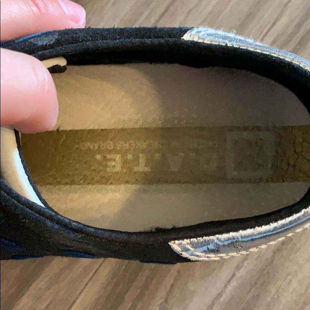 Sneakers - Picture 4 of 4